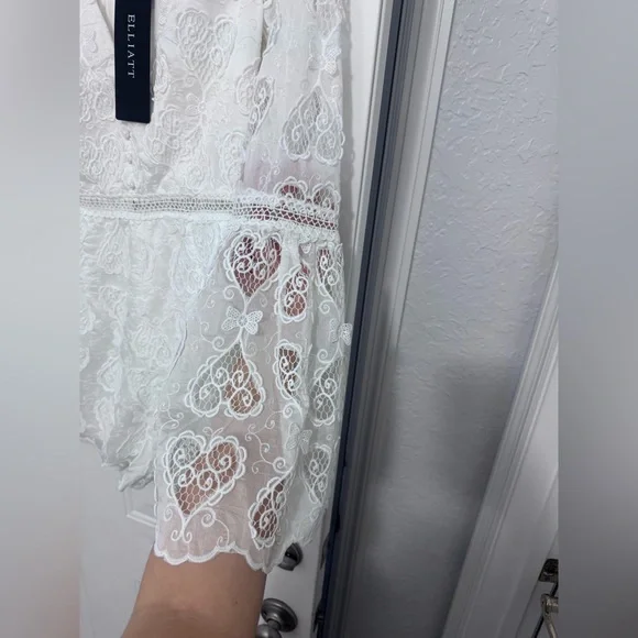 NWT Elliatt $318 Ivory Lace Romper Size small - Picture 8 of 9